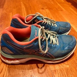 Women’s ASICS Gel Nimbus Running Shoes, Size 9